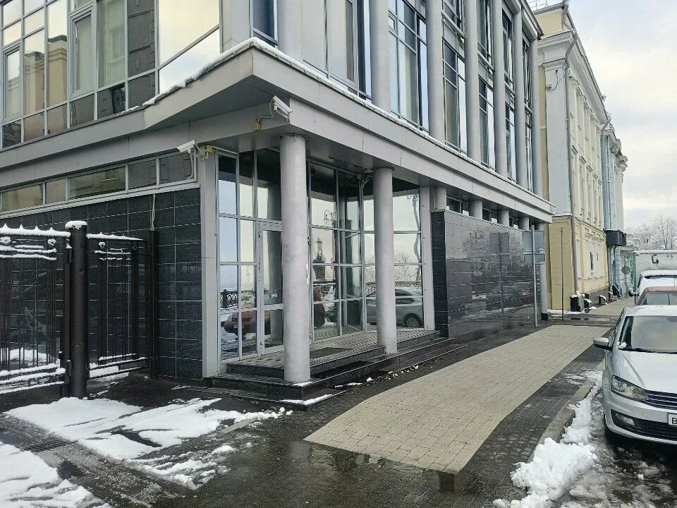 Фасад здания клиники АльфаМедНН, Нижний Новгород